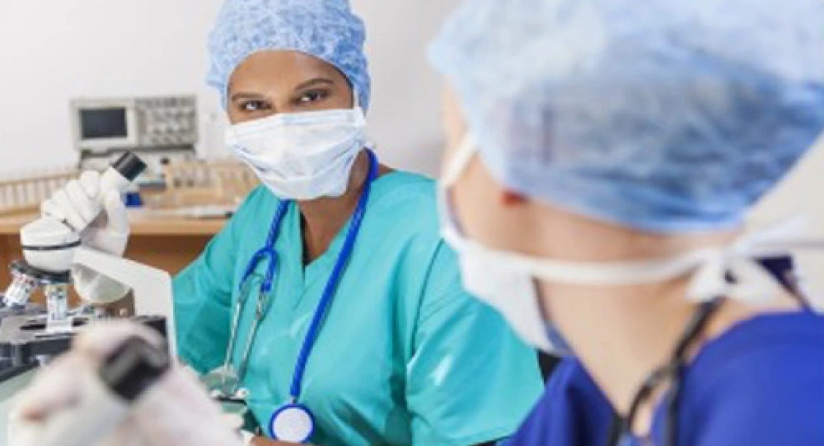 Green or blue – the preferred choice of colour with doctors for scrubs